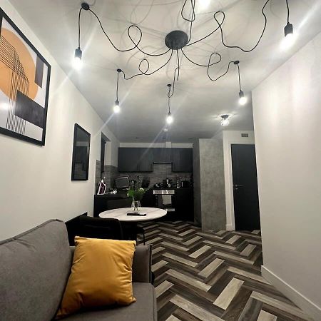 Newark House - 1 Bed Apartment Пітерборо Екстер'єр фото