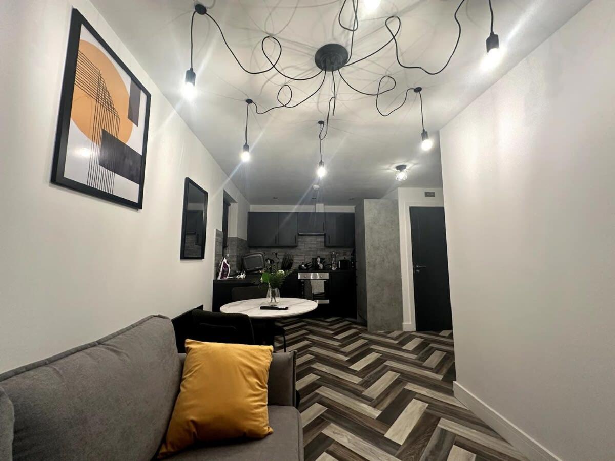 Newark House - 1 Bed Apartment Пітерборо Екстер'єр фото